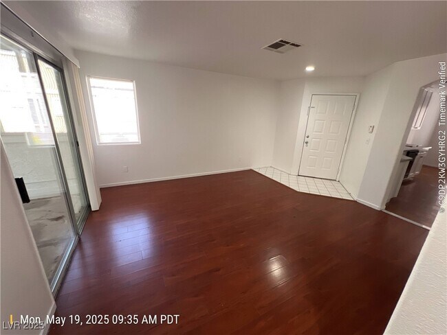 Foto del edificio - 1533 Linnbaker Ln