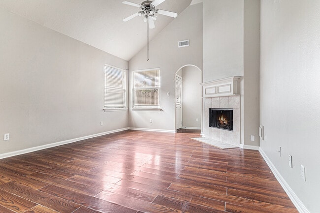 Building Photo - 3107 Lavender Candle Dr