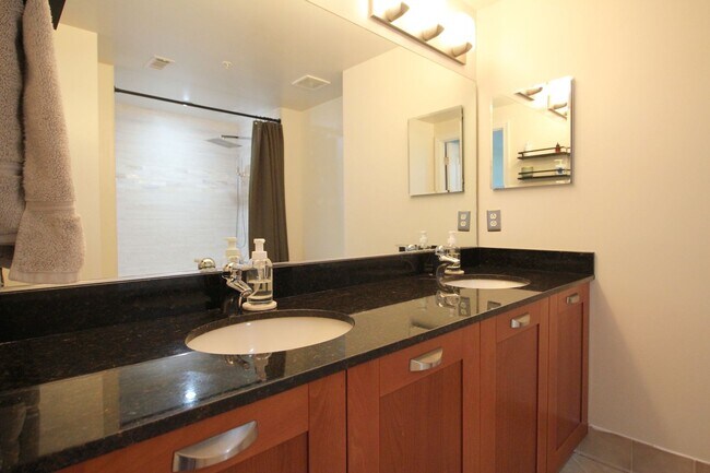 Foto del edificio - Midtown 1BR Condo