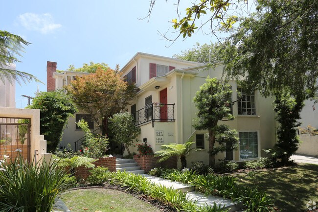 Foto principal - 1664-1666 1/2 Malcolm Ave