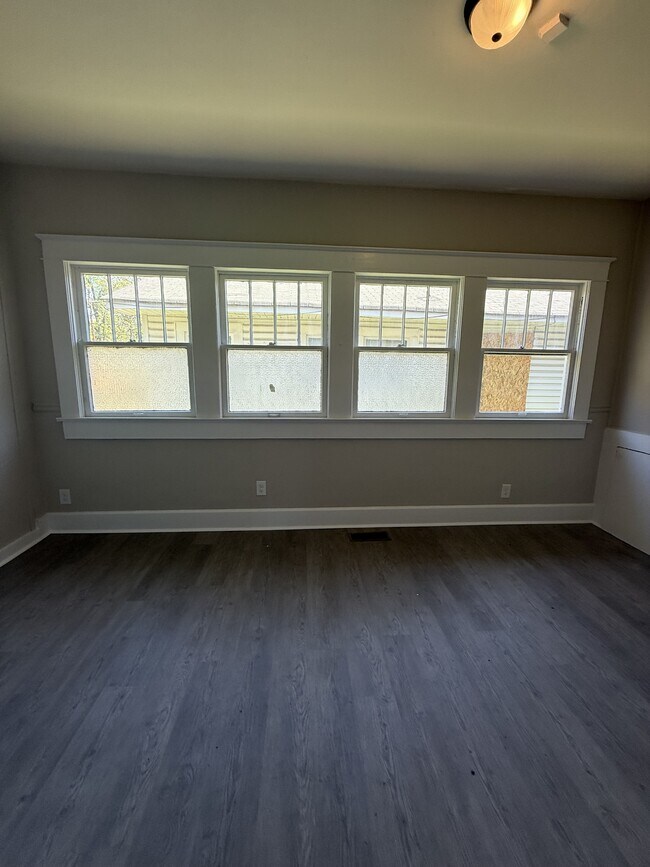 Foto del edificio - 1698 Dennison Ave SW