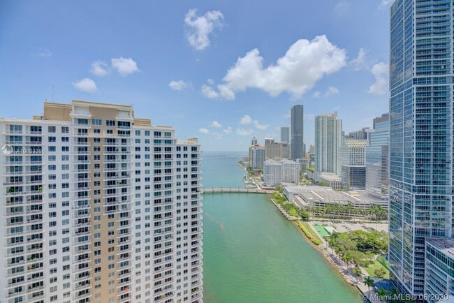Foto del edificio - 901 Brickell Key Blvd
