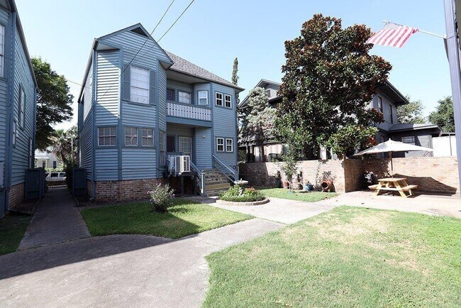 Building Photo - 1602 Sealy Ave