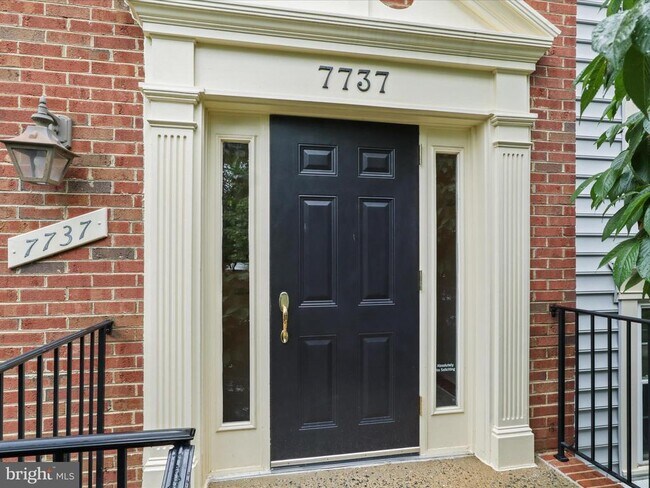 Foto del edificio - 7737 Inversham Dr