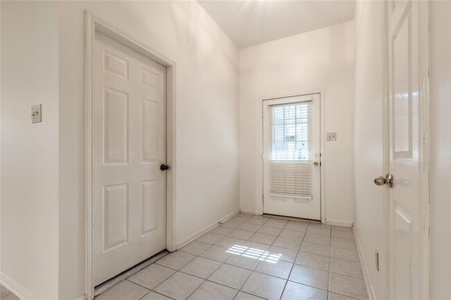 Building Photo - 8214 Copperwood Dr