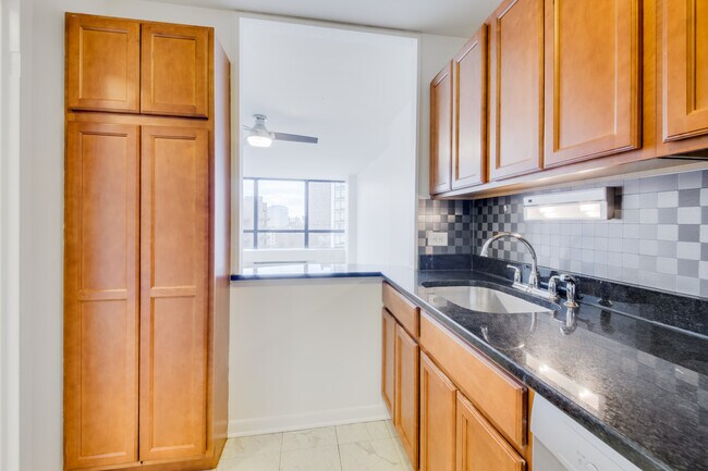 Foto del edificio - 5415 N Sheridan Rd