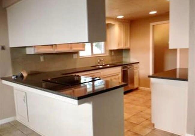 Building Photo - 634 David Dr