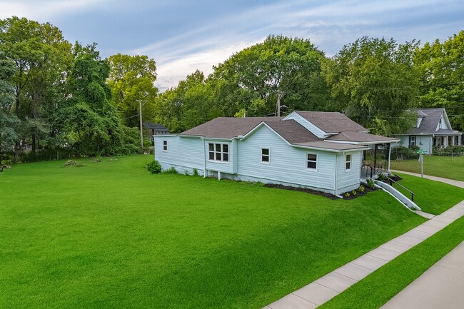 Foto del edificio - Lynn St