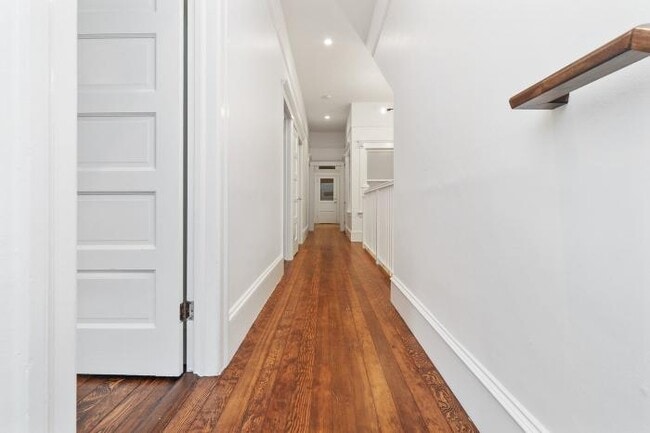 Building Photo - 5 bedroom in San Francisco CA 94133