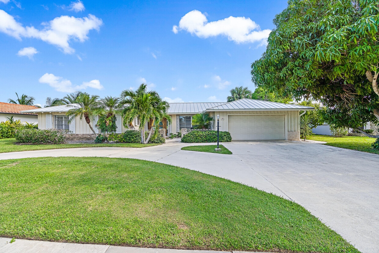 Foto principal - 1498 Point Way