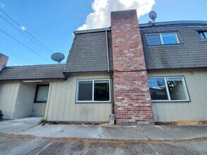 Building Photo - 13954 SE 173rd Pl