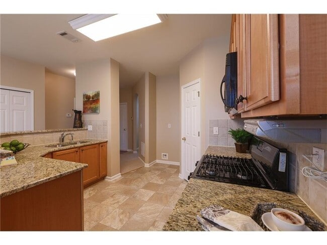 Building Photo - 393 Grayson Way