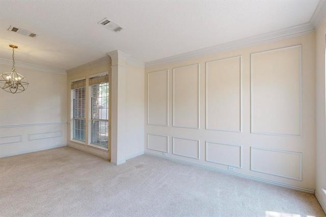 Building Photo - 2712 Thorndale Cir