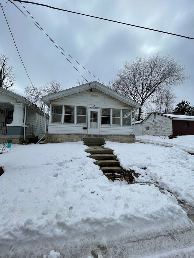 Primary Photo - 1312 E Rouse Ave
