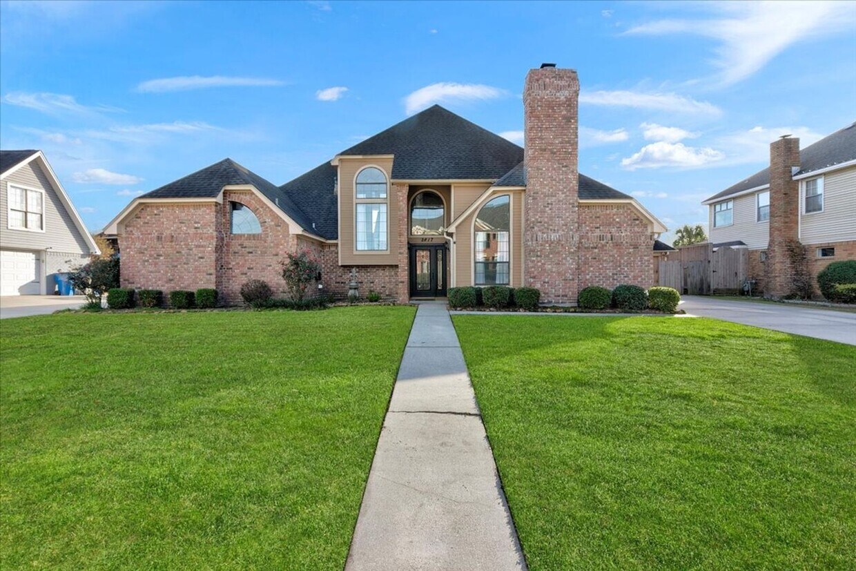 2817 Edgemont Ln, Nederland, TX 77627 House Rental in Nederland, TX