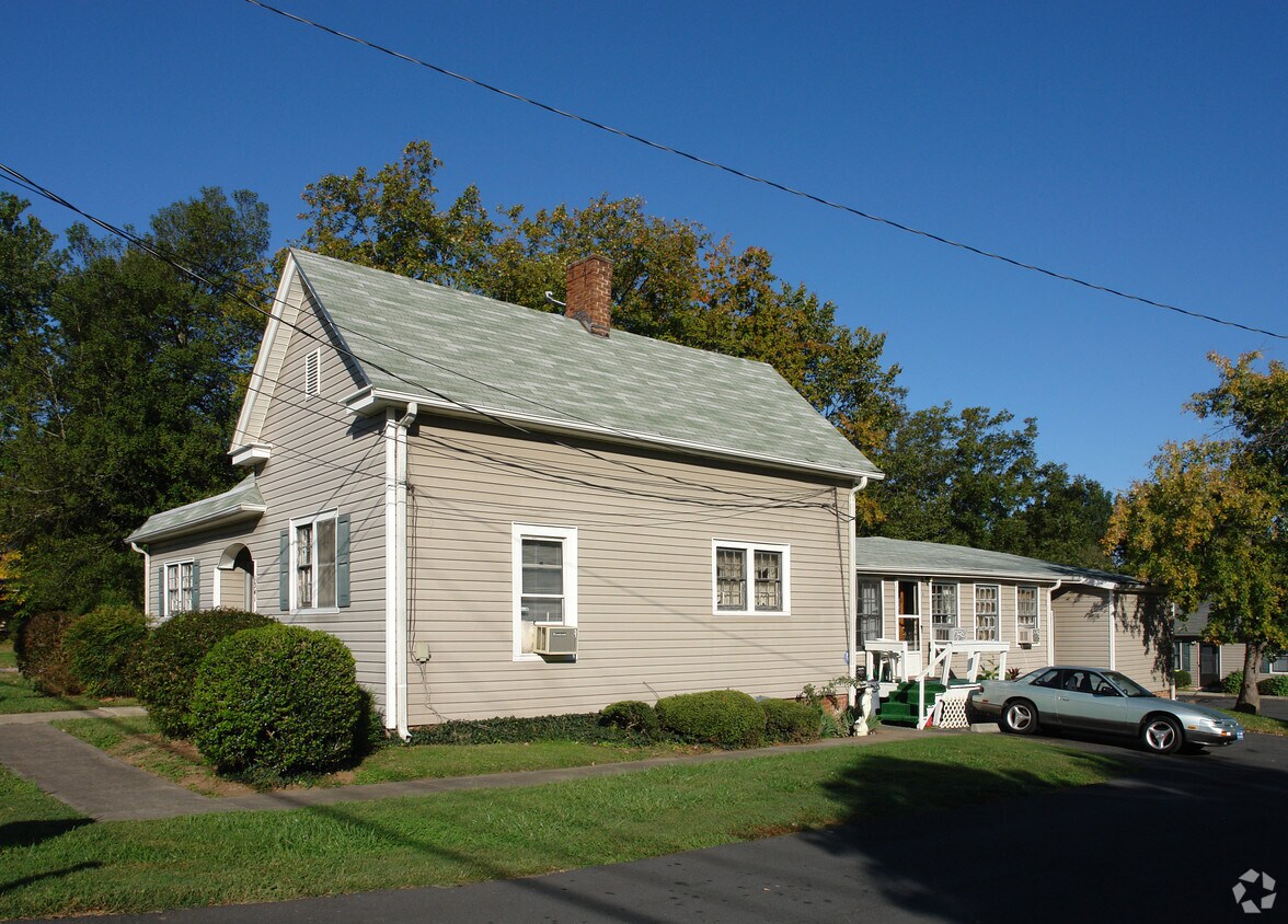 Building Photo - 1345 Waughtown St