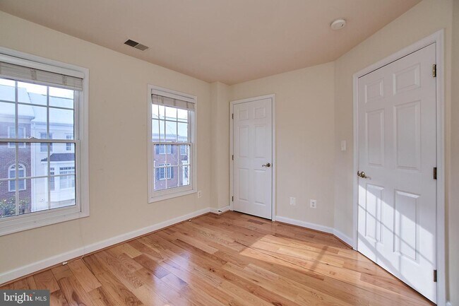 Building Photo - 8814 Hunting Lodge Ct