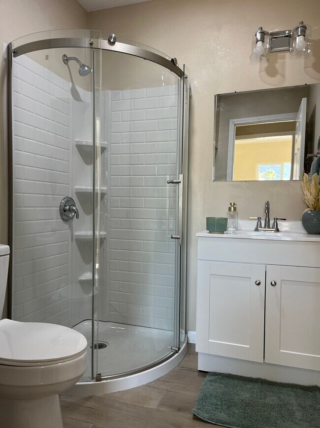 Building Photo - 5033 Hallmark St