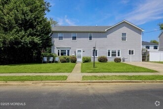 Building Photo - 265 Norgrove Ave