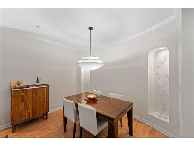 Building Photo - 1008 Portland Ave