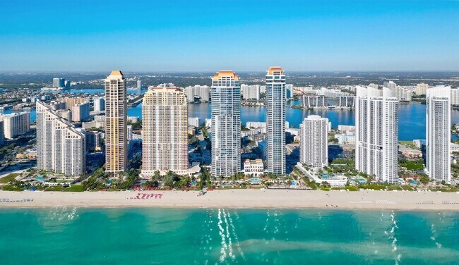 Foto del edificio - 17901 Collins Ave