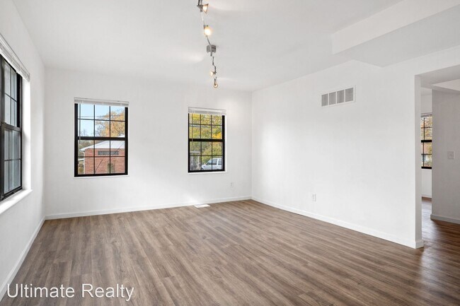 Building Photo - 2 br, 1 bath House - 85 Reasor Dr.
