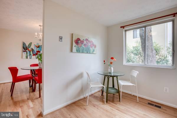 Building Photo - 2025 N Glebe Rd