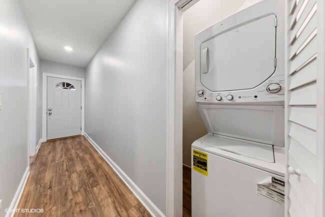 Foto del edificio - 4332 S Langley Ave