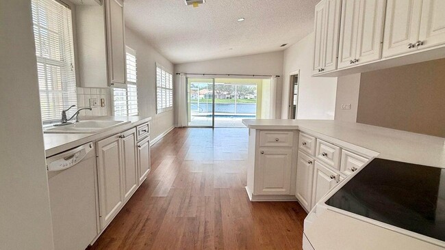Foto del edificio - 2243 Blue Springs Rd