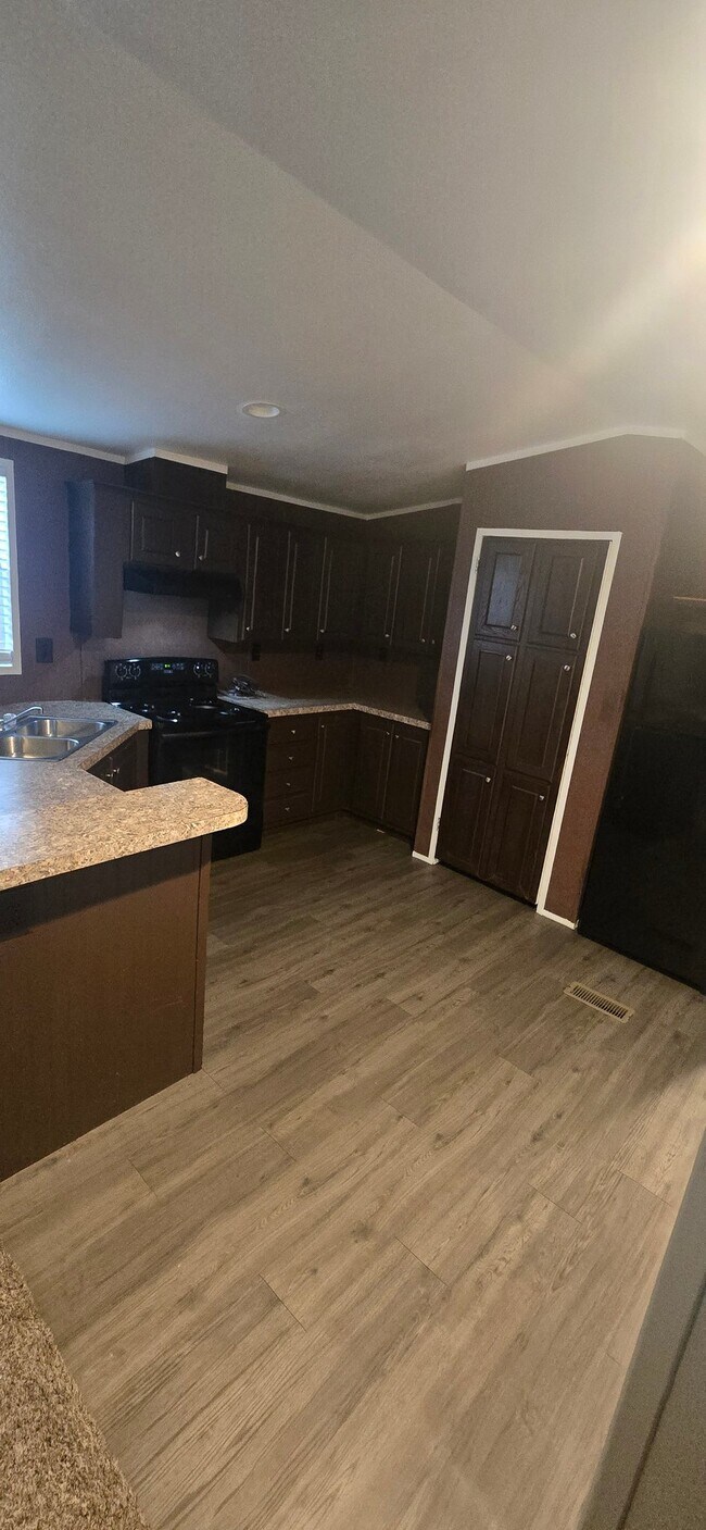 Foto del edificio - 1120 N Vista Dr