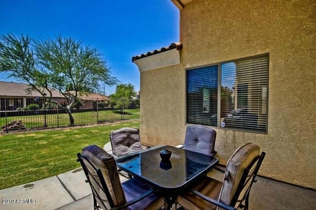 Building Photo - Beautiful 4 bedroom, 2 bath in Redwood Estates