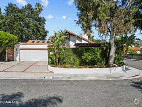 Building Photo - 4500 Beaconsfield Ct