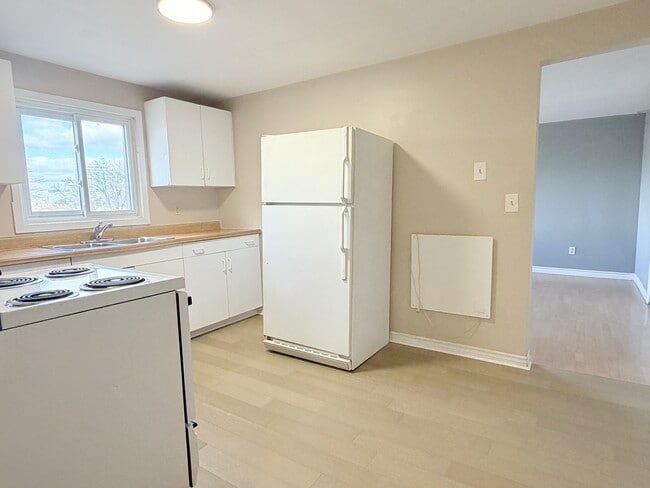 Photo du bâtiment - 751 Windsor Ave