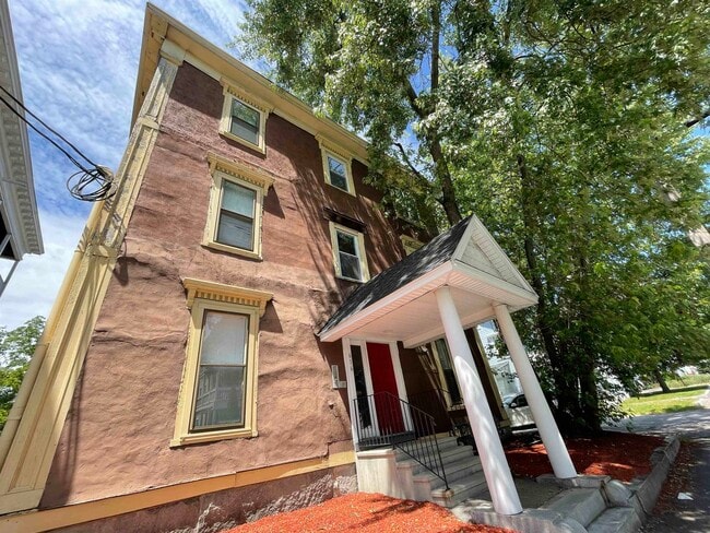 Building Photo - 616 Union St