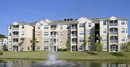 Building Photo - 7801 Point Meadows Dr