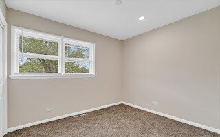 Building Photo - 617 W Kenilworth Ave