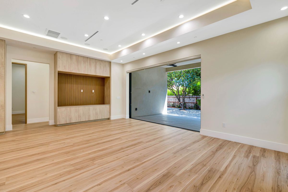 Foto del edificio - 13424 Margate St