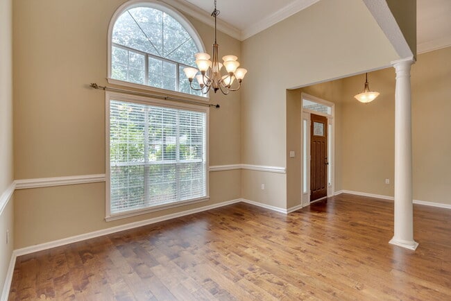 Building Photo - 24 Dover Dr