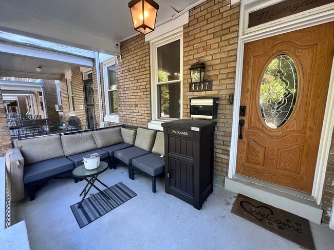 Building Photo - Lovely 3 BR/3.5 BA Townhome in Petworth!