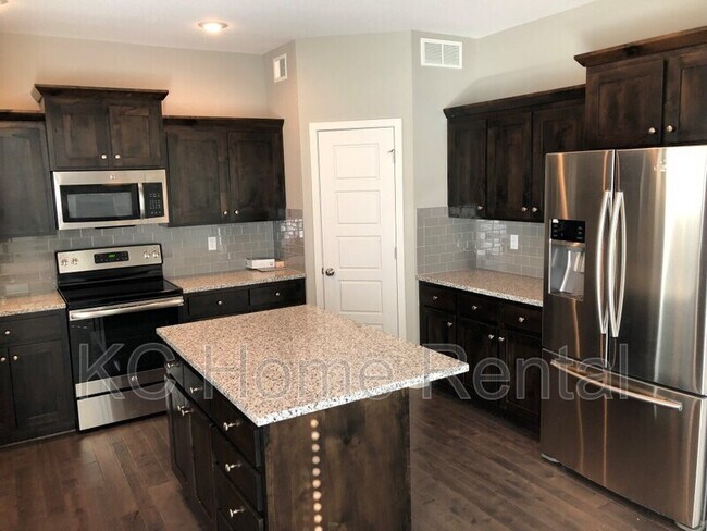 Foto del edificio - 22105 W 95th Terrace