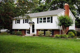 Building Photo - 8320 Midwood St