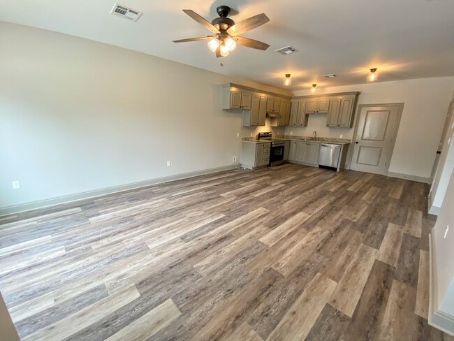 Building Photo - 925 Shafer St