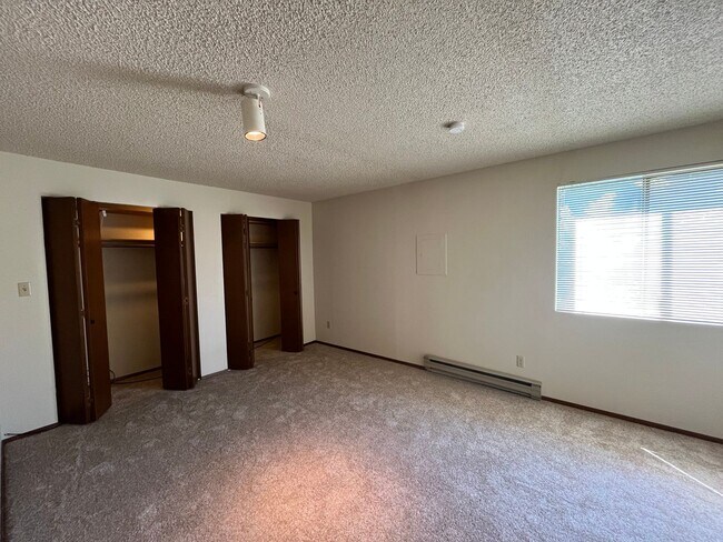 Building Photo - 1265 Toledo St