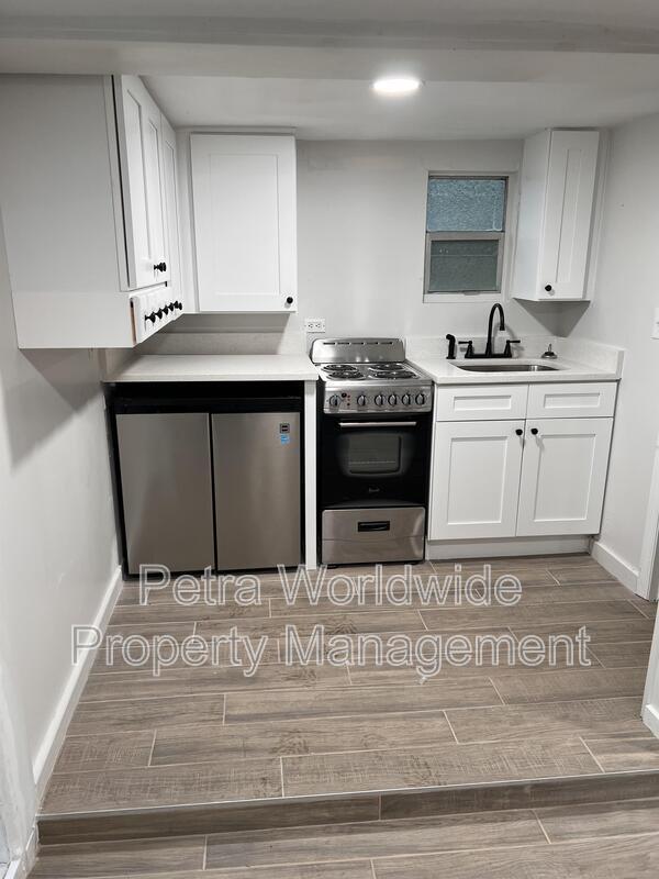 611 E Plymouth Ave Unit 2, DeLand, FL 32724 Condo for Rent in DeLand