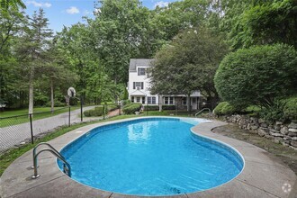 Building Photo - 243 Pound Ridge Rd
