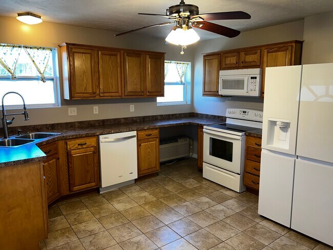 Kitchen - 275 Muse-Bishop Rd