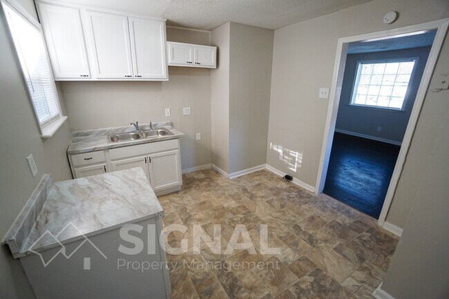 Foto del edificio - 581 Seminole Cir