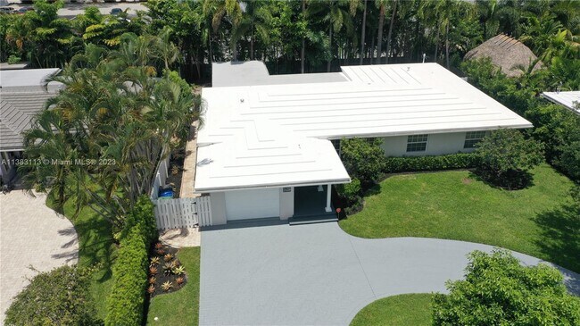 Foto del edificio - 2439 NE 8th St