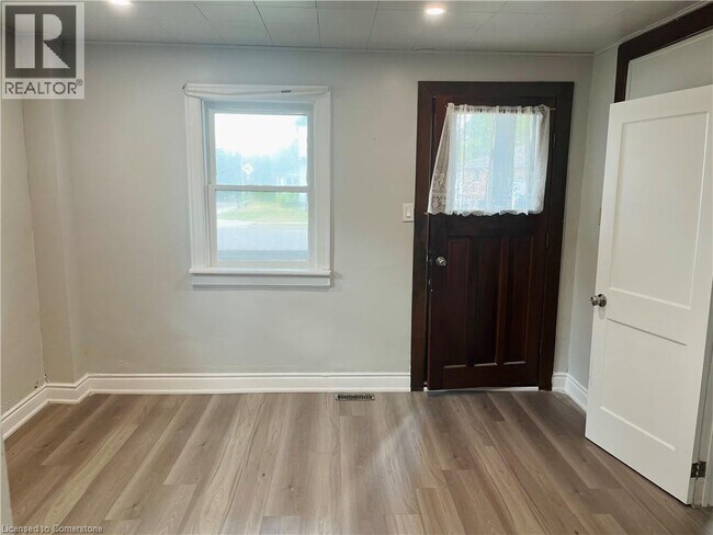 Photo du bâtiment - 1279 Hamilton St