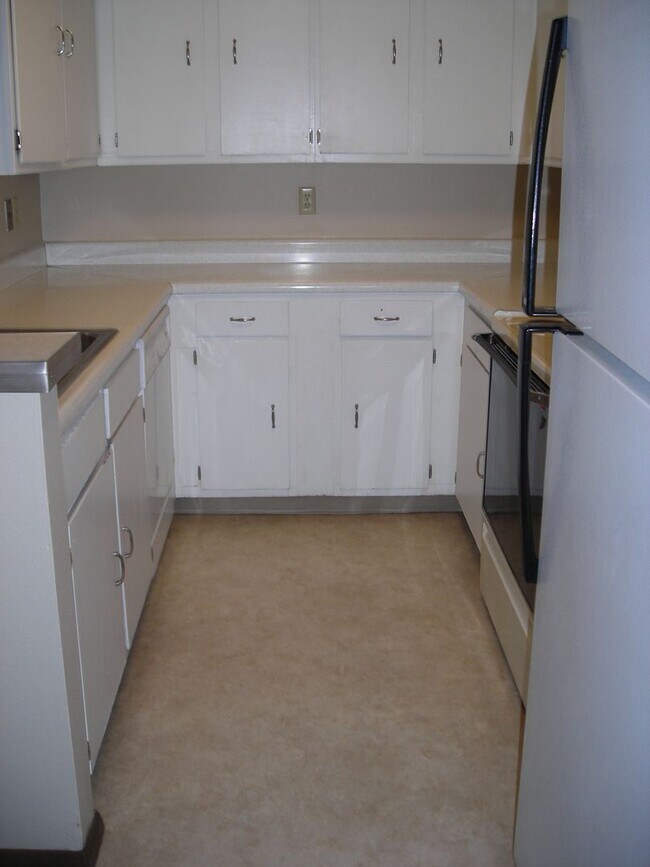 Building Photo - Premier Home Rentals